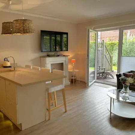 Vakantiehuis In With Swimming Pool
